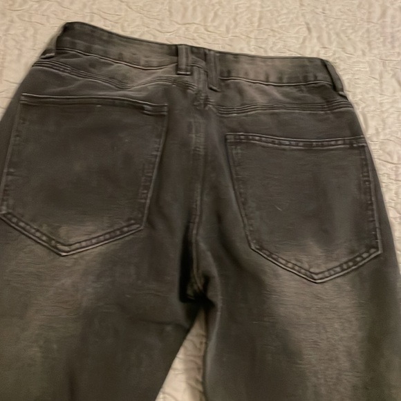 Black men distressed Jeans - Picture 8 of 9
